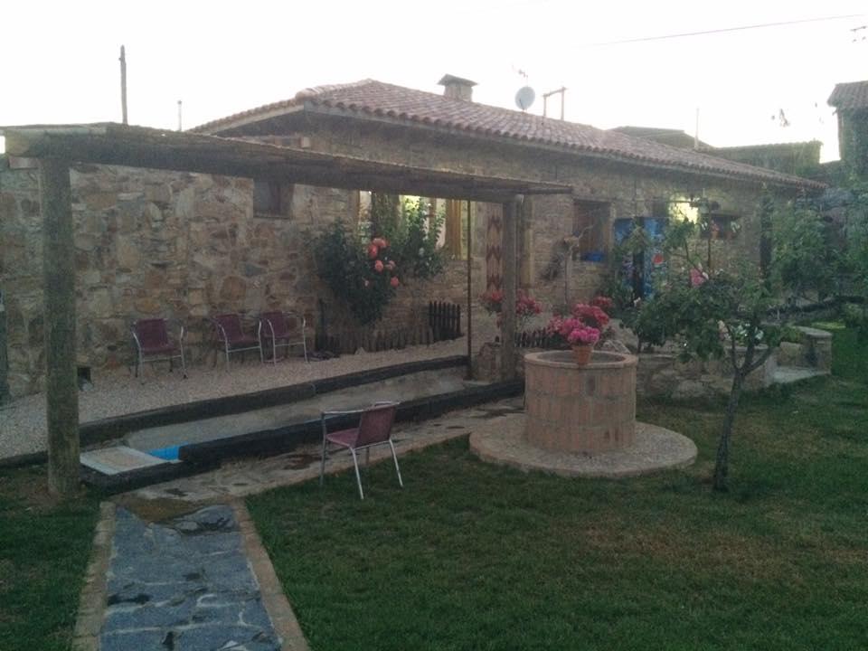 Albergue De Peregrinos- La Casa Del Camino Valverde de la Virgen Bagian luar foto