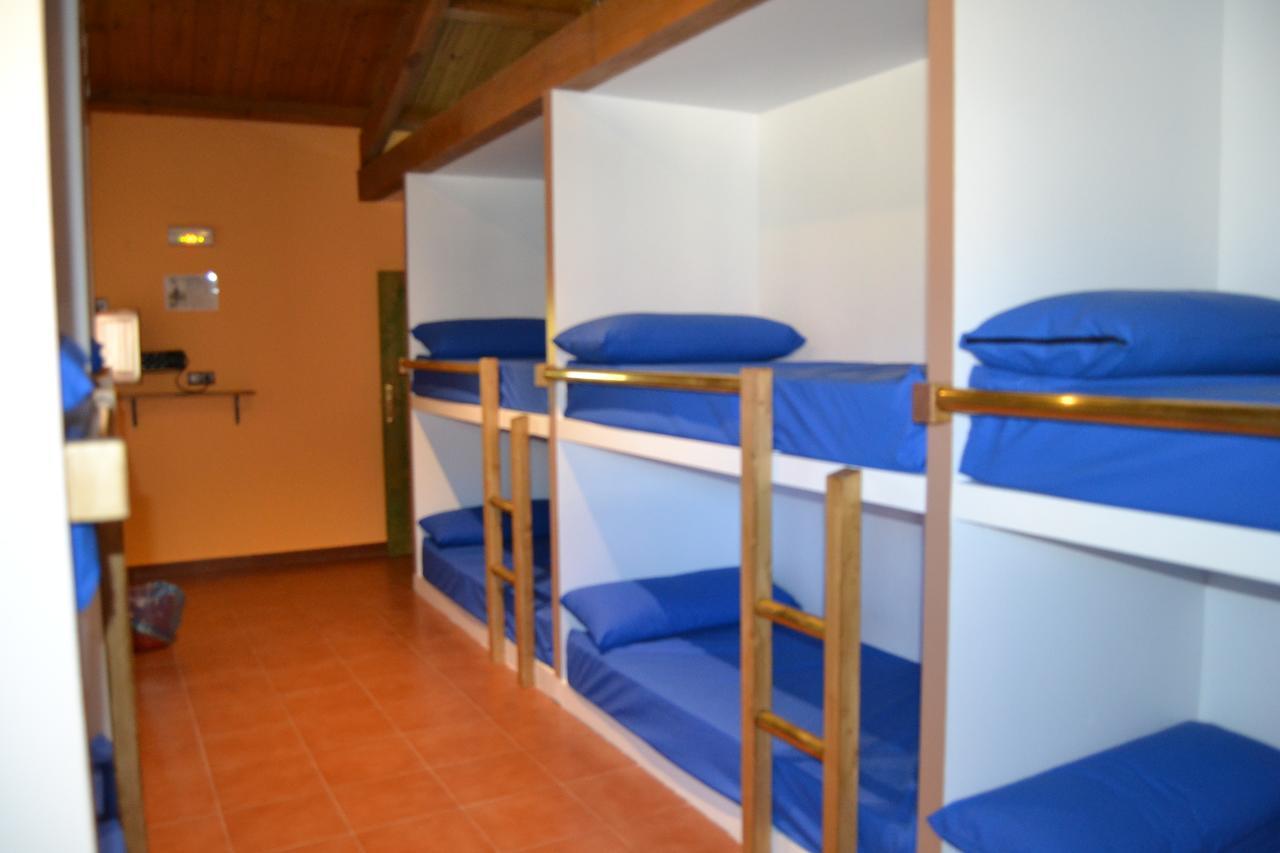 Albergue De Peregrinos- La Casa Del Camino Valverde de la Virgen Bagian luar foto